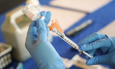 شهروندان استرالیایی بالای 75 سال تزریق واکسن کووید-19 را جدی بگیرند