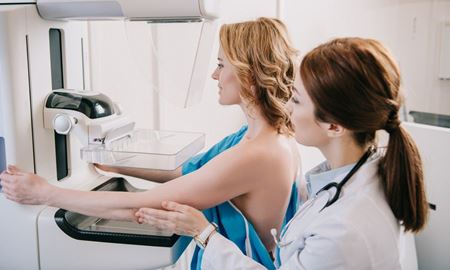 ماموگرافی زنان باید از سن ۴۰ سالگی آغاز شود