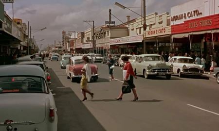 بازگشت به دهه 60 میلادی؛ انتشار نسخه‌ جدید فیلم "زندگی دراسترالیا" 