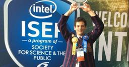 الیور نیکولز 19 ساله از سیدنی  برنده جایزه برترین اختراع نمایشگاه اینتل شد