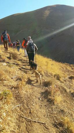 گزارش تصویری از صعود به قله بلقیس به ارتفاع ۳۳۵۰ در شهرستان تکاب در ایران  به مناسبت پاسداشت استاد زنده یاد " ابا صلت صادقی" خوشنویس به نام ایران