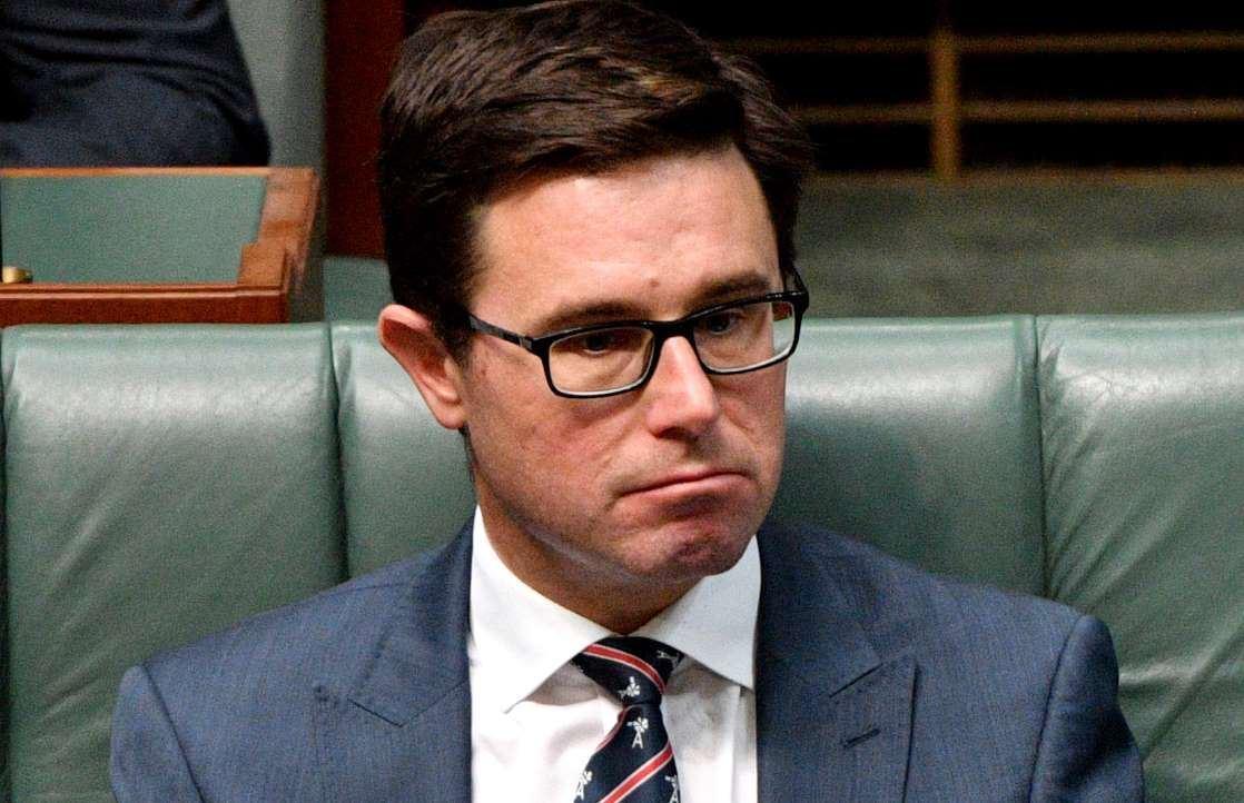 افشای مالکیت سهام Woolworths توسط وزیر کشاورزی استرالیا پس از انتقادات شدید او از دو غول Coles و Aldi  