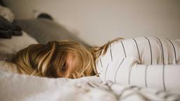 چرا بی خوابی باعث بروز رفتارهای عجیب و غریب می شود