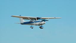 مربی خلبانی استرالیا در حین پرواز از هوش رفت و کارآموز هواپیما را فرود آورد