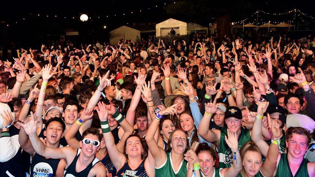 شهر گلدگوست پرطرفدارترین مقصد برای برگزاری جشن اسکولیز (Schoolies) در استرالیا 