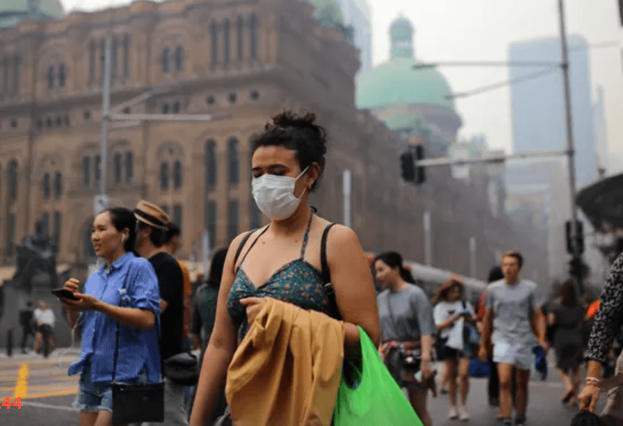 هشدار/ دودی سمی ناشی از آتش سوزی های گسترده سیدنی را فرا گرفت