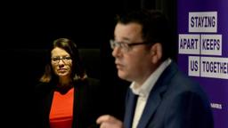 چرا خانم جنی میکاکوس وزیر بهداشت ایالت ویکتوریا از سمت خود استعفا داد؟