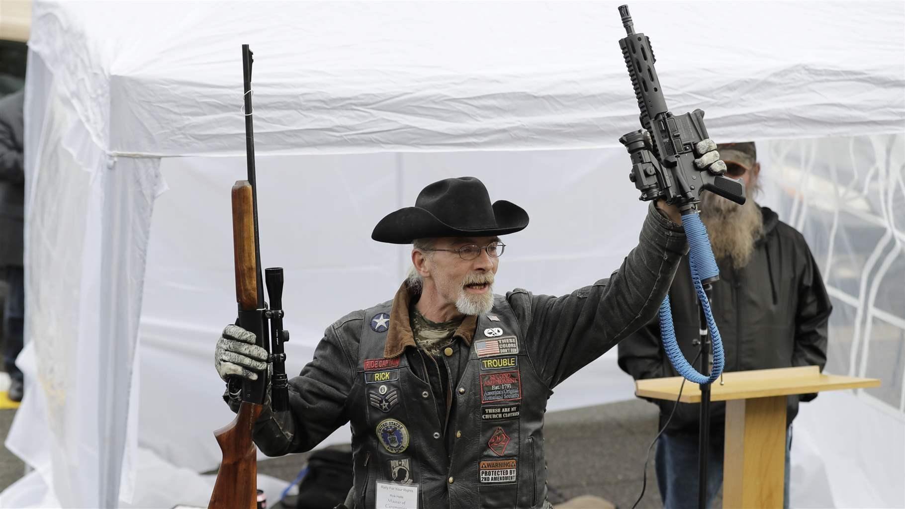 درخواست جوبایدن برای ممنوعیت حمل اسلحه‌های تهاجمی