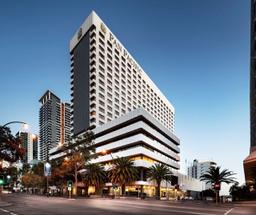 تایید ابتلای یک نیروی امنیتی هتل قرنطینه پرت به کرونا