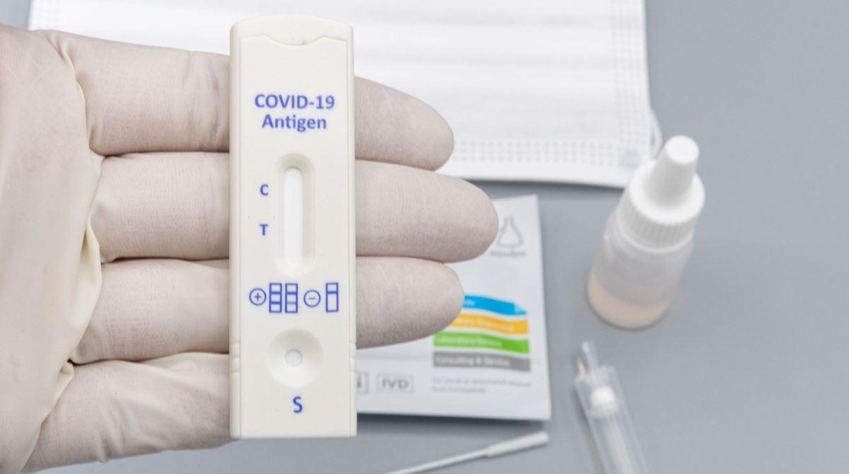 هفت تست کرونای پی در پی به جای قرنطینه افراد