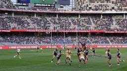 تماشاگران مسابقه فوتبال در ملبورن در معرض ویروس کرونا