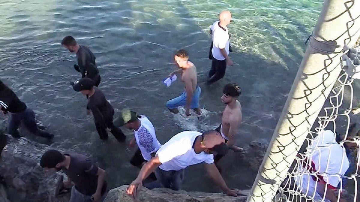 هجوم پناهجویان مراکشی به اسپانیا