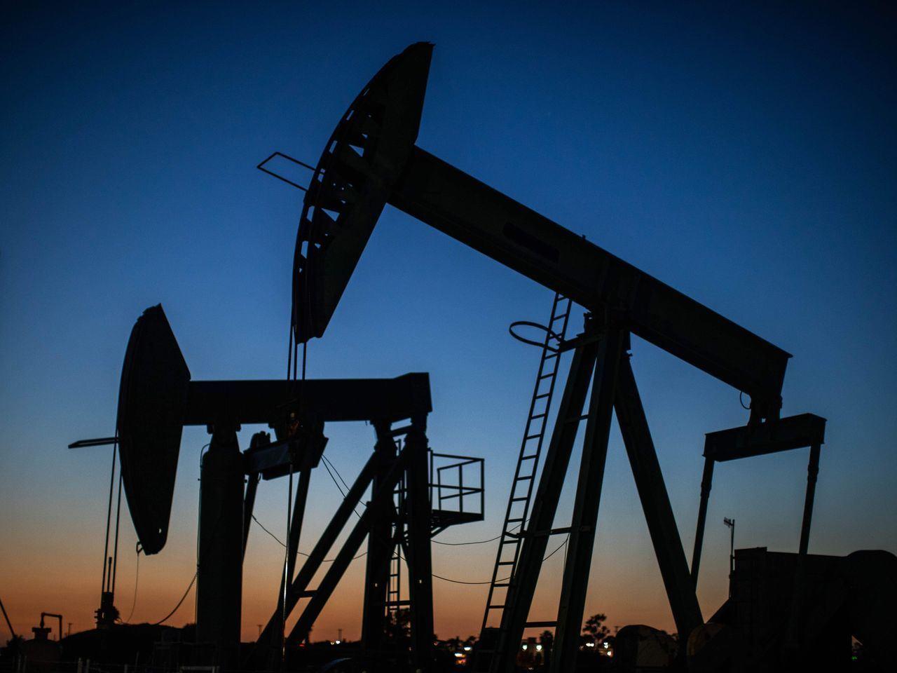 روند نزولی درآمد جهانی از فروش نفت وگاز