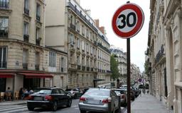 حداکثر سرعت مجاز خودروها در پاریس به 30 کیلومتر در ساعت کاهش می‌یابد