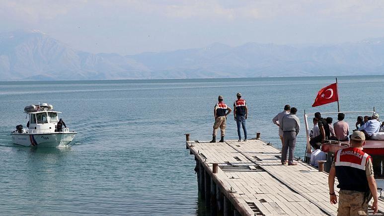 غرق‌شدن یک قایق با 45 پناهجو در آب‌های ترکیه و یونان