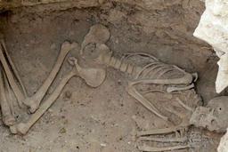 کشف 19 گور تاریخی در استان گیلان ایران