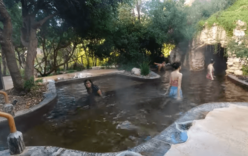 گردشگری استرالیا/ایالت ویکتوریا(ملبورن)..Mornington Peninsula, VIC/چشمه های آب گرم (Peninsula Hot Springs )