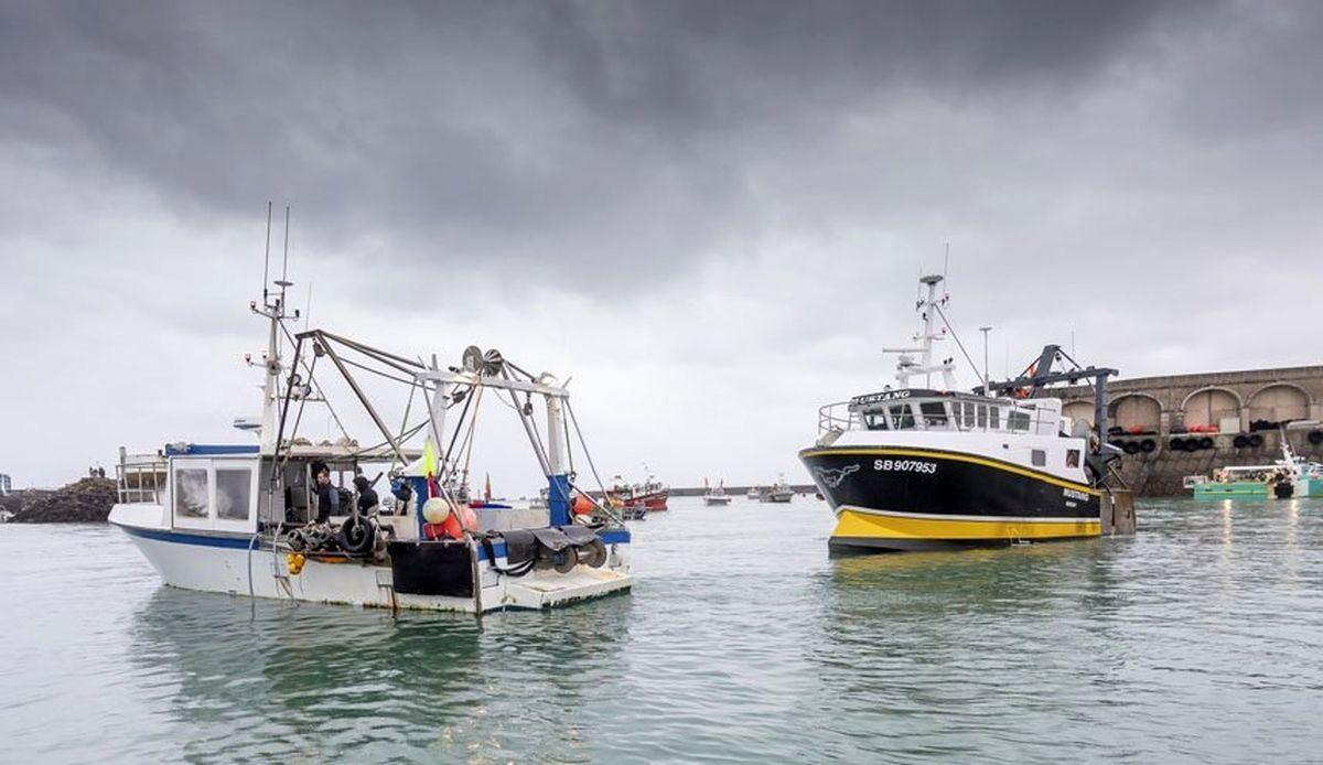 فرانسه خواستار پایان مناقشه ماهیگیری میان پاریس و لندن شد