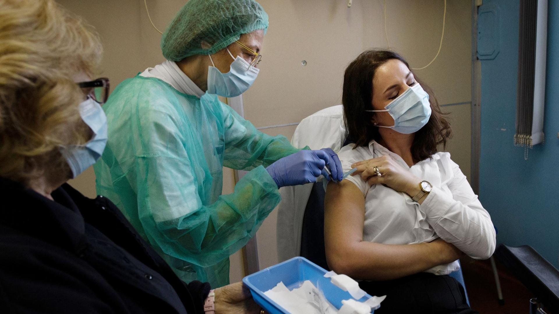 تزریق دوز سوم در کشورهای پیشرفته و روند کند واکسیناسیون در آفریقا