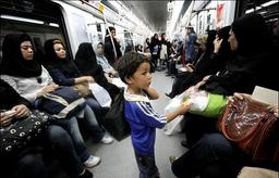 2هزار کودک در متروی پایتخت ایران کار می‌کنند