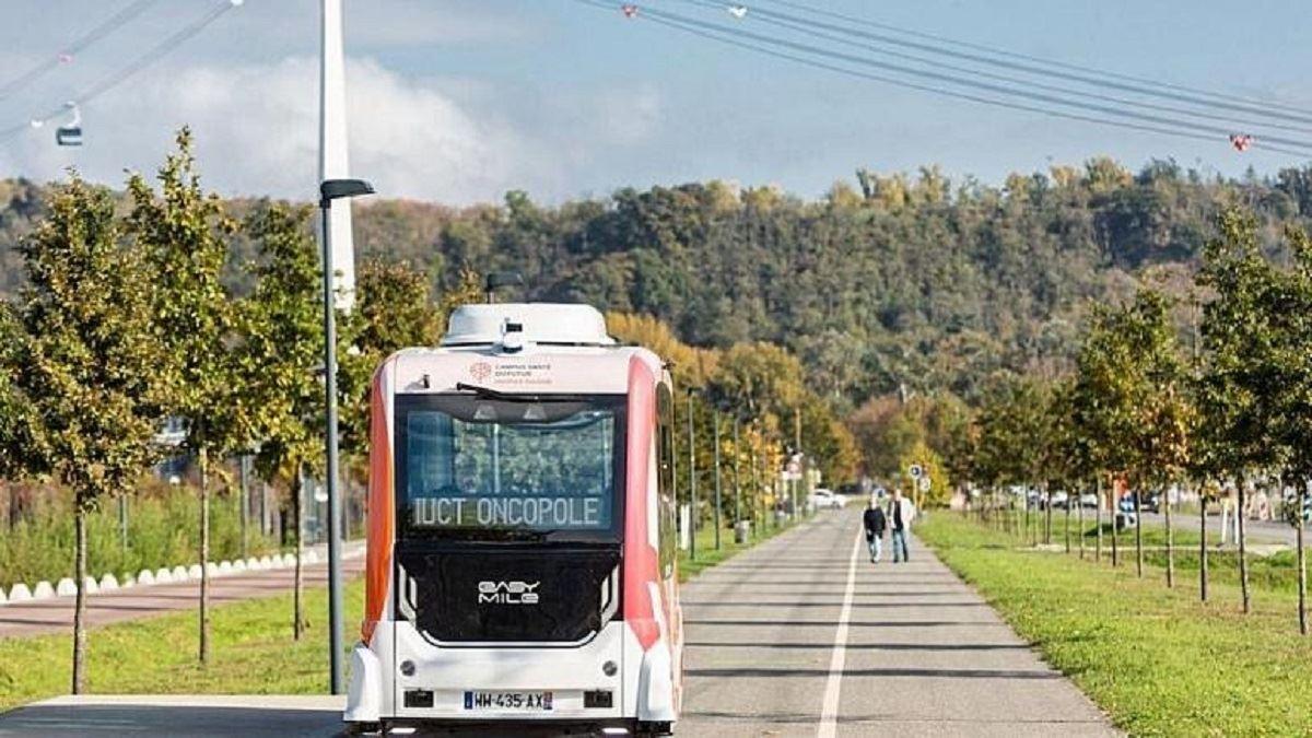 حرکت نخستین مینی‌بوس بدون راننده در فرانسه