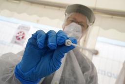 رولت روسی با اقدام شکارچیان کووید در استرالیا برای آلوده شدن به امیکرون