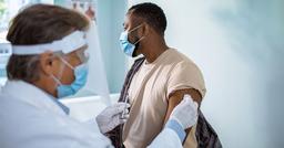 دو دز واکسن برای مقابله با سویه‌های جدید کرونا کافی نیست