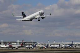 ادعای تجاوز جنسی در داخل هواپیما توسط یک مرد بریتانیایی