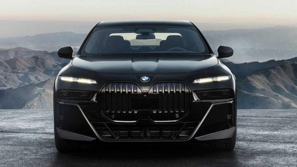 توضیح مدیر طراحی ب ام و در مورد چهره زشت خودرو سری هفت