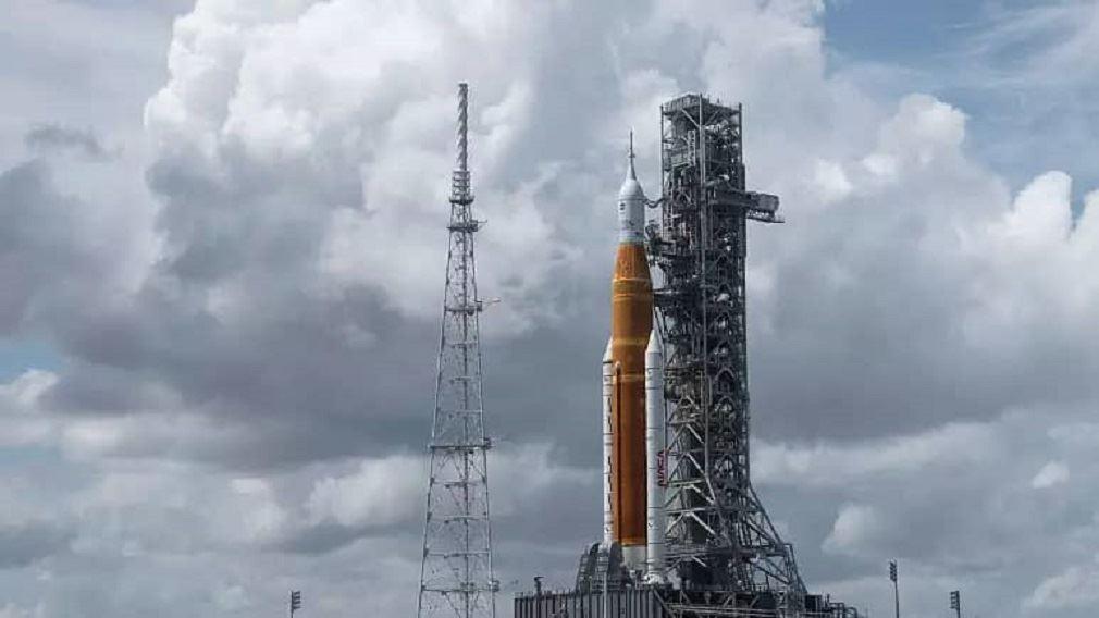 پرتاب ابرموشک ناسا برای سومین بار به تعویق افتاد