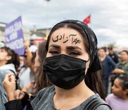 8 مارس و جلب توجه جامعه جهانی به موضوع زنان