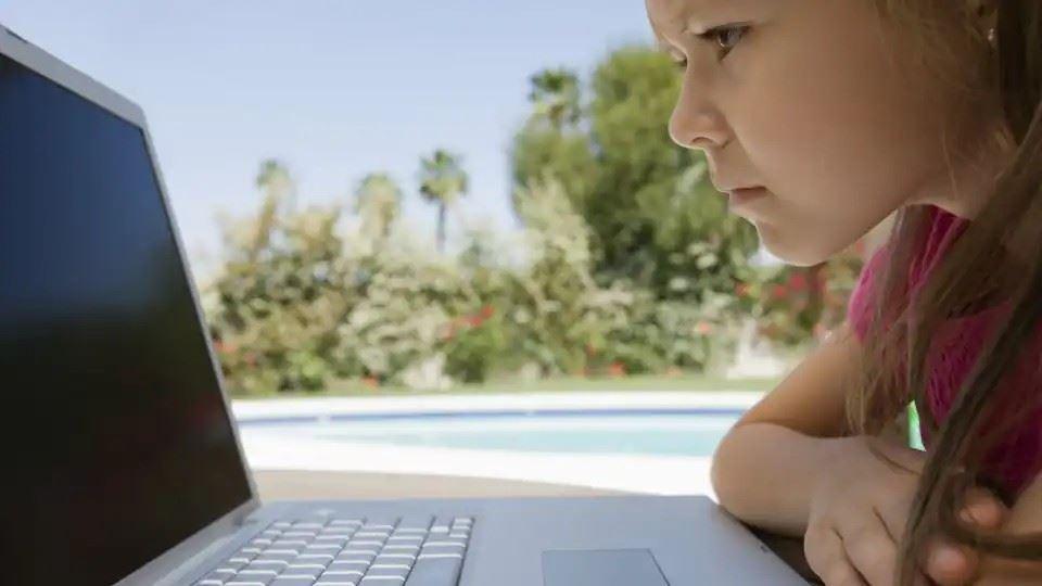 استرالیا، در مسیر اجرای نخستین کدهای ایمنی اینترنت در جهان