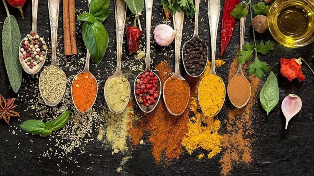 ۶ ادویه که میل به مصرف شکر را کاهش می‌دهند