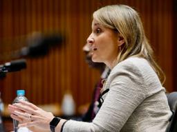 مدیرعامل شرکت مخابراتی آپتوس استرالیا از سمت خود کناره‌گیری کرد