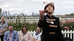 بازی شیر- خط با دو سکه در روز آنزاک در استرالیا