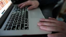 قوانین تایید سن دسترسی به محتواهای پورن و شبکه‌های اجتماعی در استرالیا 