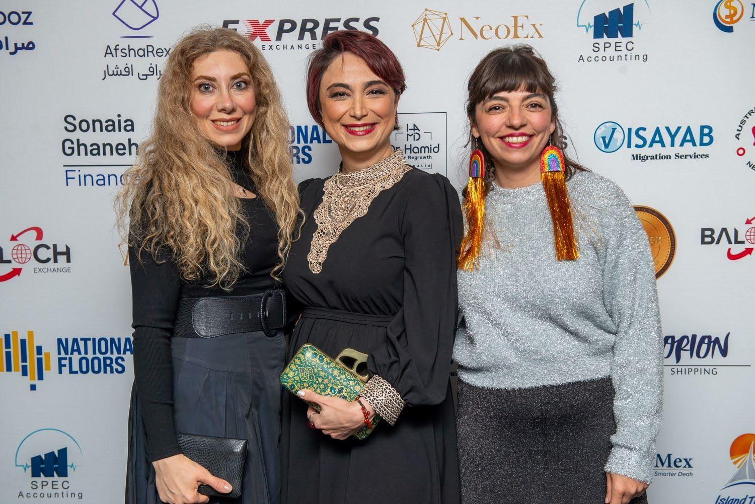 معرفی خانم گلاره پور ، یکی از برترین های شب جایزه رادیو نشاط استرالیا