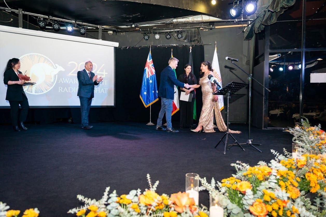 معرفی خانم سونیا قانع ، یکی از برترین های شب جایزه رادیو نشاط استرالیا