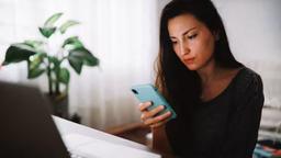 عدم پاسخگویی به تماس‌های کاری در ساعات غیراداری در استرالیا قانونی می‌شود