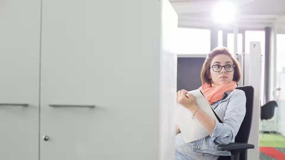 زنان شاغل استرالیایی چقدر باید بیشتر کار کنند تا به اندازه مردان درآمد داشته باشند؟