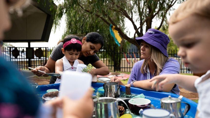 کمیسیون بهره‌وری استرالیا با مراقبت رایگان از کودکان خانواده‌های کم درآمد موافق است