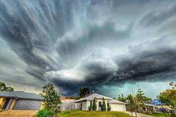 طوفان شدید و سهمگین ایالت کوئینزلند را در هم نوردید