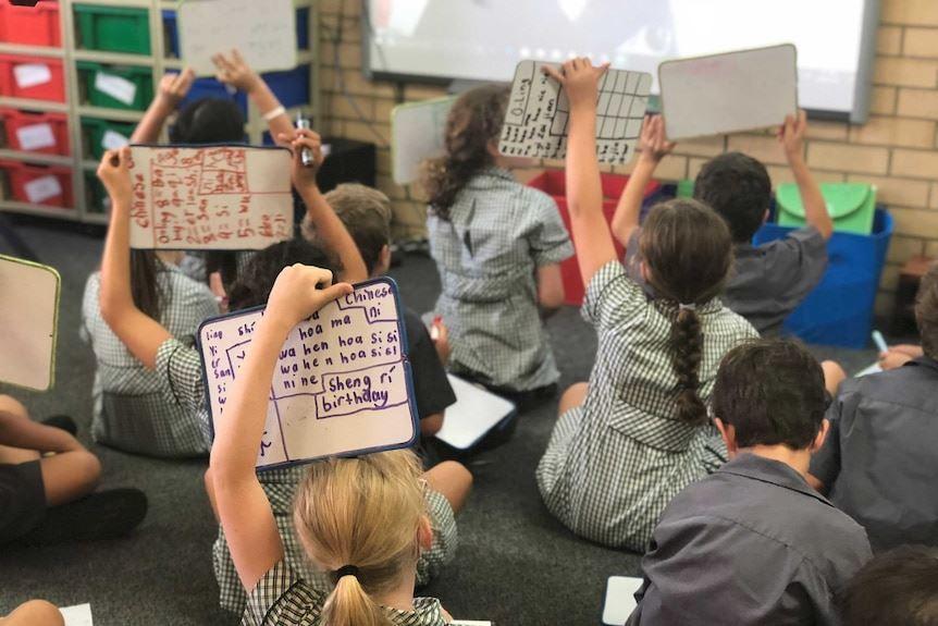 شیوه‌های تربیت کودکان دو زبانه در استرالیای انگلیسی زبان 