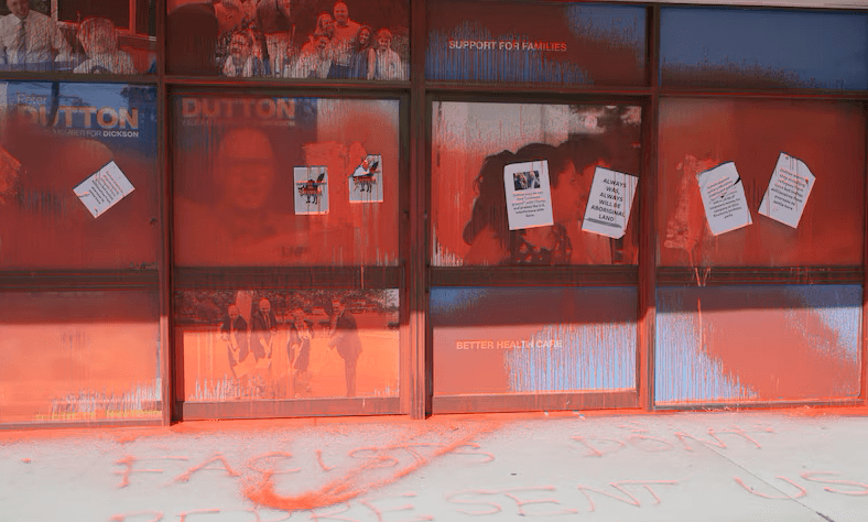 افزایش تنش‌ها در فضای انتخاباتی استرالیا/ از تخریب ستاد انتخاباتی در بریزبن تا هشدار نسبت به رفتارهای تنش‌زا در ویکتوریا