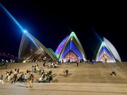 سیدنی درخشان‌تر از همیشه؛ فستیوال Vivid Sydney 2025، پیوندی از نور، صدا و خیال