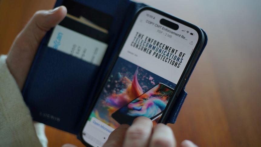 تلسترا و اوپتوس استرالیا به طور نامنظم گوشی‌های مشترکان خود را مسدود می‌کنند