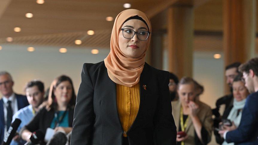 ادعای جنجالی سناتور فاطمه پیمان در مورد رفتار نامناسب یکی از همکاران پارلمانی