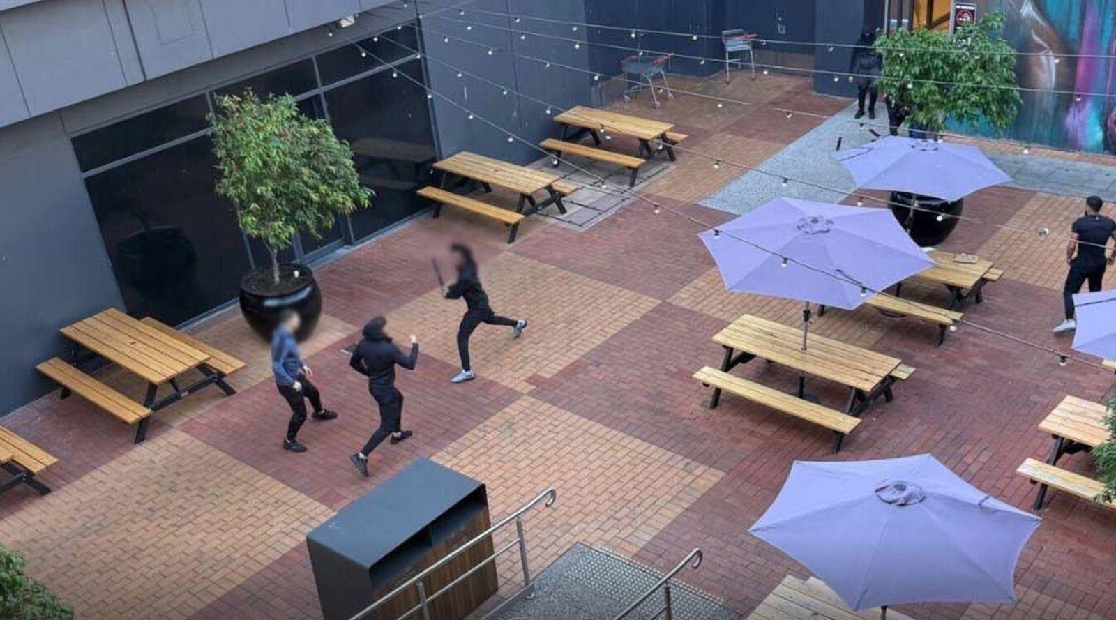 قرنطینه یکی دیگر از مراکز خرید در ملبورن به منظور جلوگیری از قمه‌کشی