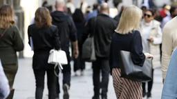 چالش‌های شغلی در استرالیا: کاهش آگهی‌های استخدام و افزایش رقابت برای افراد جویای کار