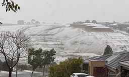 سرمای غیرمنتظره بهاری؛ برف ارتفاعات استرالیا را سفیدپوش کرد!